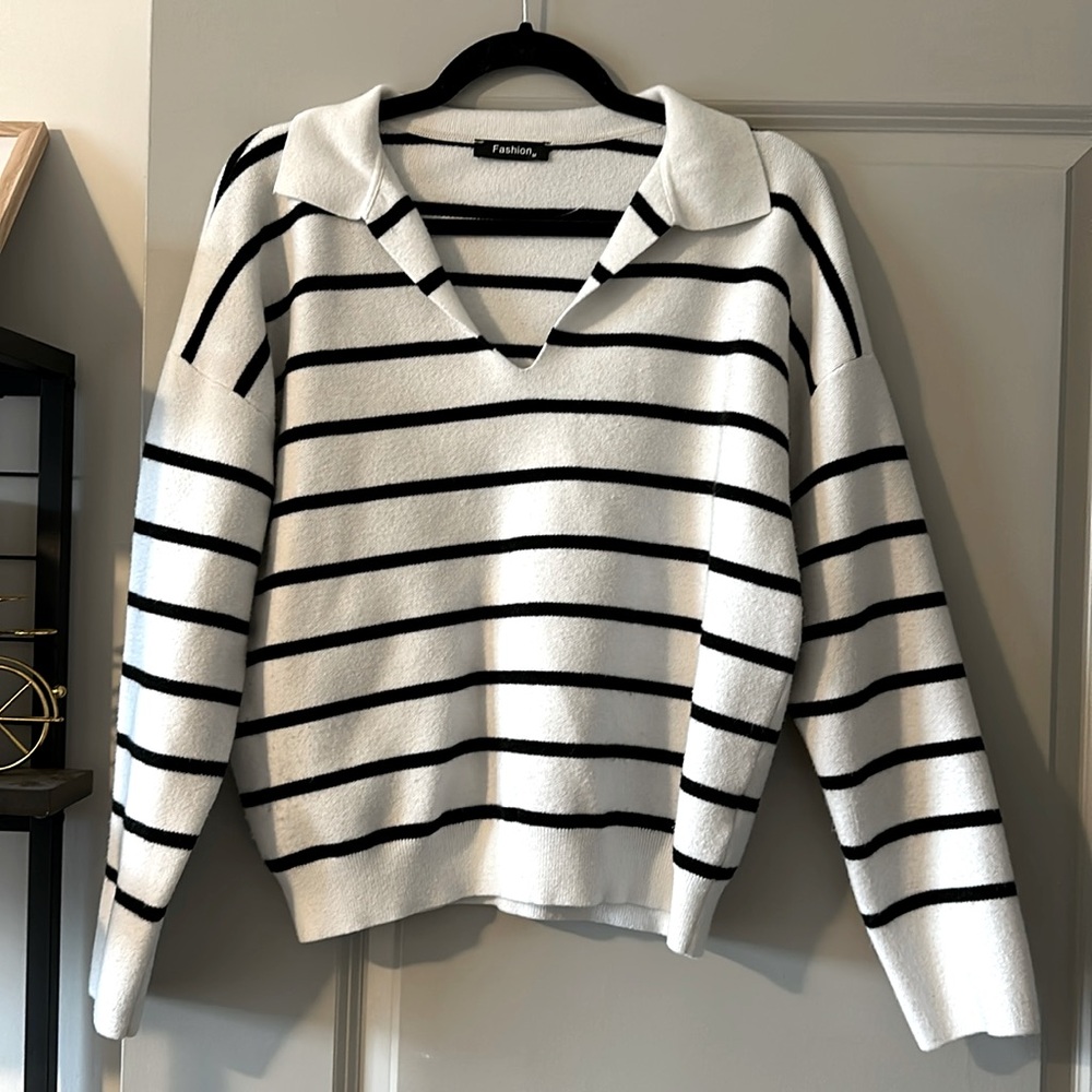 EUC White and Black Striped V Neck Sweater